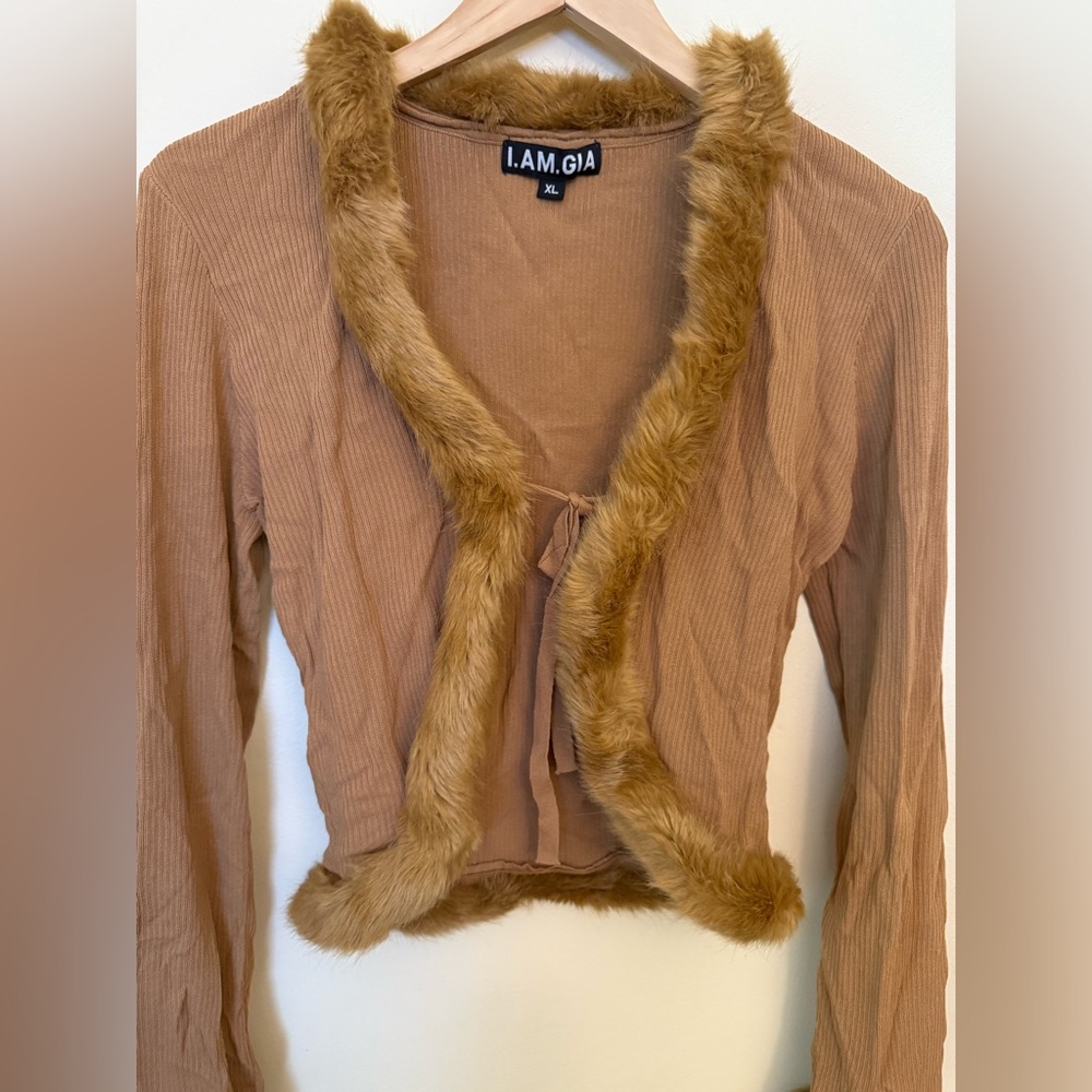 I AM GIA Serena Top in Tan Fur Trim XL